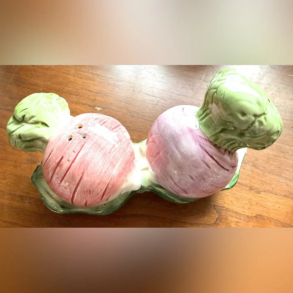 Fitz and Floyd Vintage Ceramic Vegetable (Radish/Turnip) Salt and Pepper Shakers - Picture 1 of 10